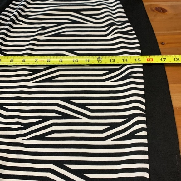 Thyme Maternity Black & White Dress, Winter Weight, tons of stretch - Picture 9 of 12